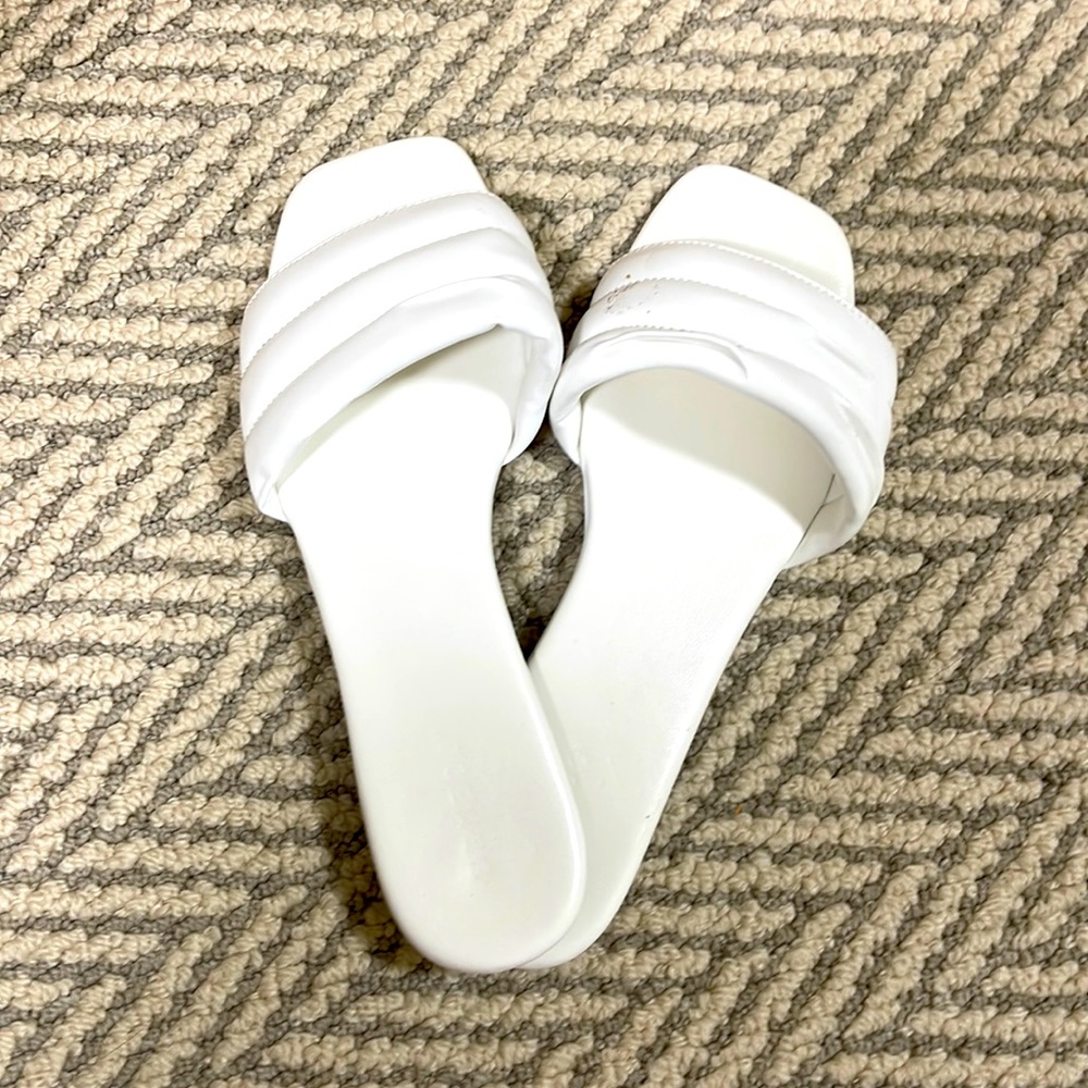 White sandals boutique